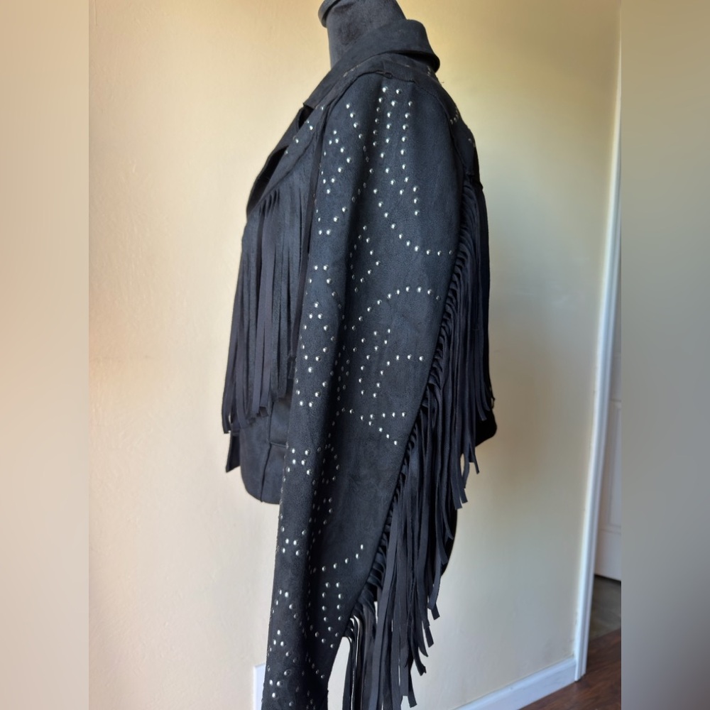 FRINGE AND STUDDED FAUX SUEDE SNAP JACKET idyllwind Blair size small - Picture 7 of 11